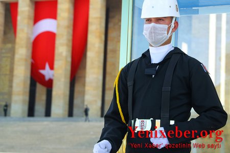 Власти Турции вводят полный локдаун