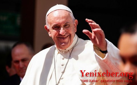 Зеленский пригласил Папу Римского в Украину