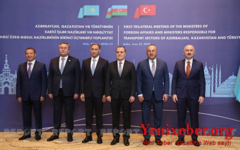 В Баку проходит встреча глав МИД и министров транспорта Азербайджана, Казахстана и Турции