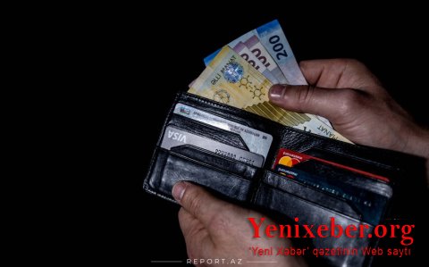 Установлены новые ежемесячные должностные оклады работников, не являющихся госслужащими