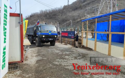 По дороге Ханкенди-Лачын беспрепятственно проехали 37 автомобилей российских миротворцев