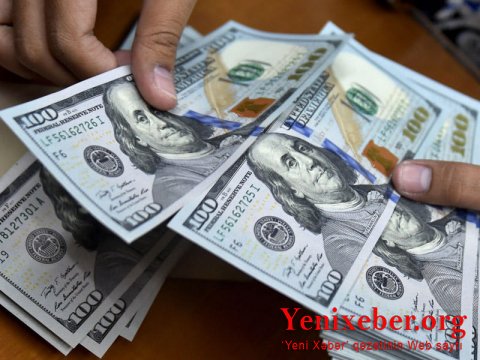 Banklar dollar dəyişməyə məhdudiyyət qoyub? - 
