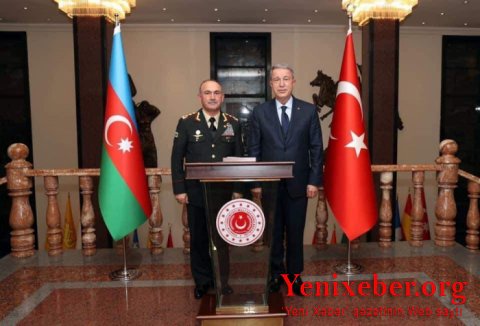 General Kərəm Mustafayev Hulusi Akarla görüşdü -