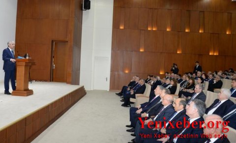 Qəribə qurultay-