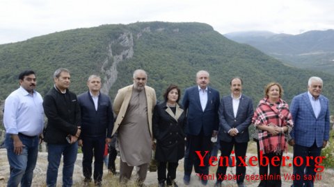 Bu parlament sədrləri Şuşa məscidində namaz qılıblar-