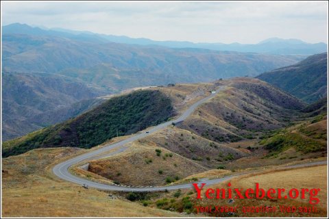 Ermənilərin Qarabağ qüvvələri Laçın dəhlizində iki mövqedən çıxblar