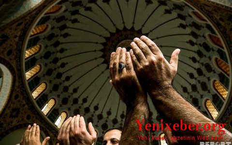 Məscidlərində bayram namazı qılınıb -