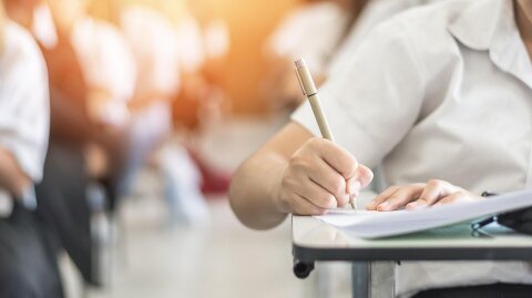 Azərbaycanda universitetlərə qəbul yerləri -