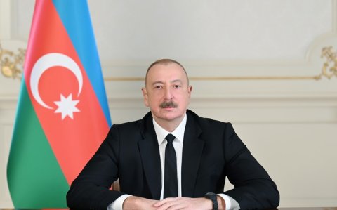 Bir qrup dövlət qulluqçusu təltif edilib -