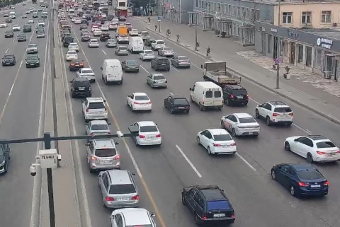 Bakıda 15 istiqamətdə tıxac müşahidə olunur