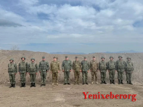 Bəhruz Əhmədov Laçında hərbçilərlə görüşüb