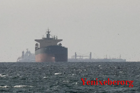 Hörmüz boğazında minaya düşən tanker alovlanıb