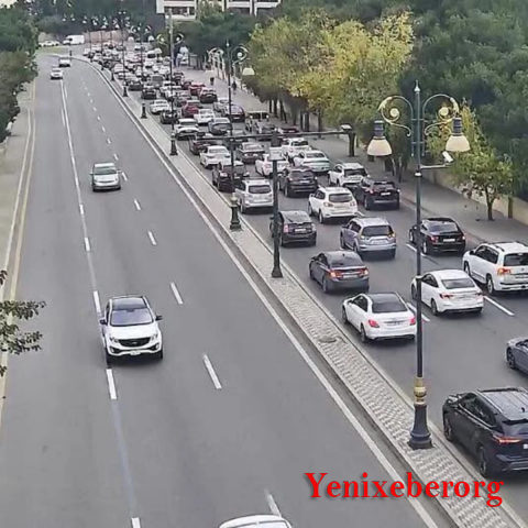 Bakının bir sıra yollarında nəqliyyatın sıxlığı yaranıb