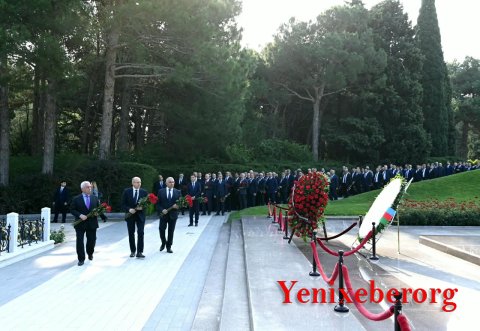 Energetiklər Fəxri xiyabanı və Şəhidlər xiyabanını ziyarət ediblər