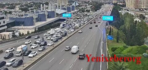 Bakının bir sıra yollarında nəqliyyatın sıxlığı yaranıb