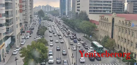 Bakının bir çox yollarında tıxac yaranıb